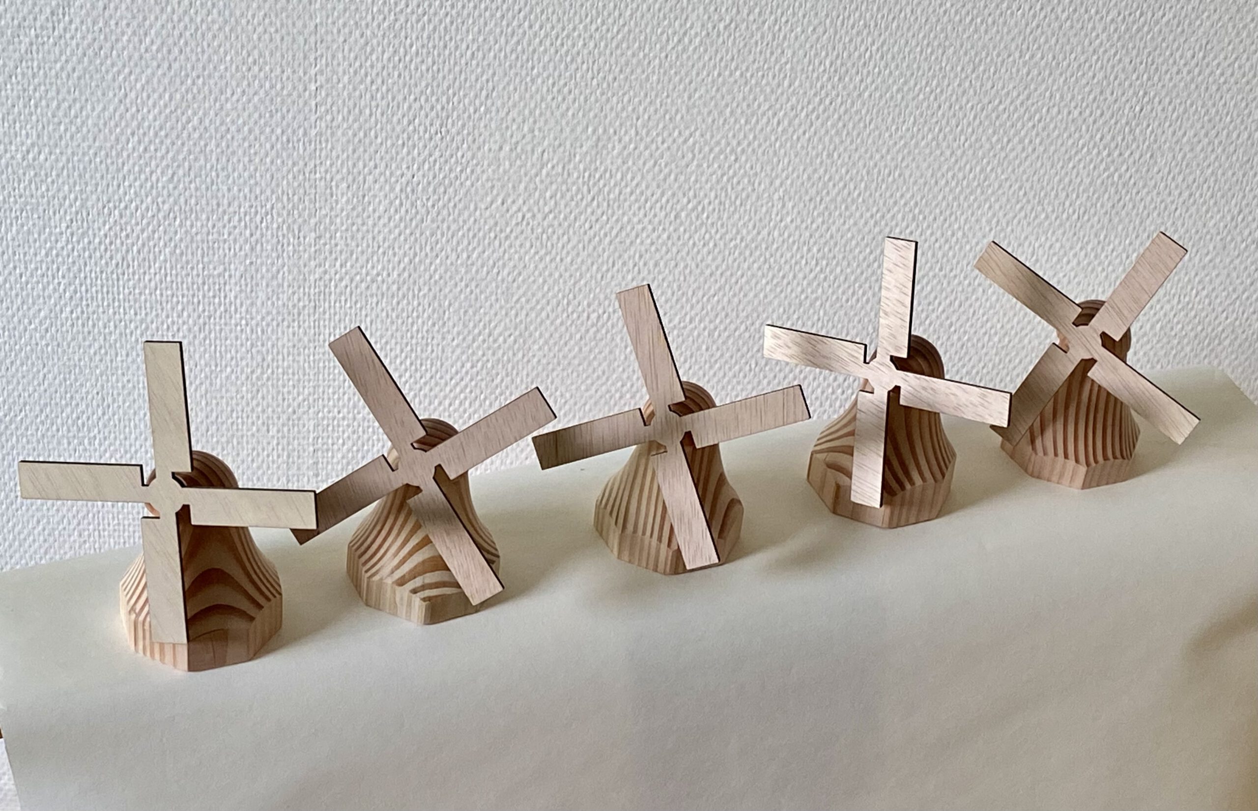 Houten molentjes van Douglas hout – 15 cm